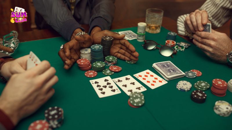 Ưu điểm khi chơi poker của Sumclub